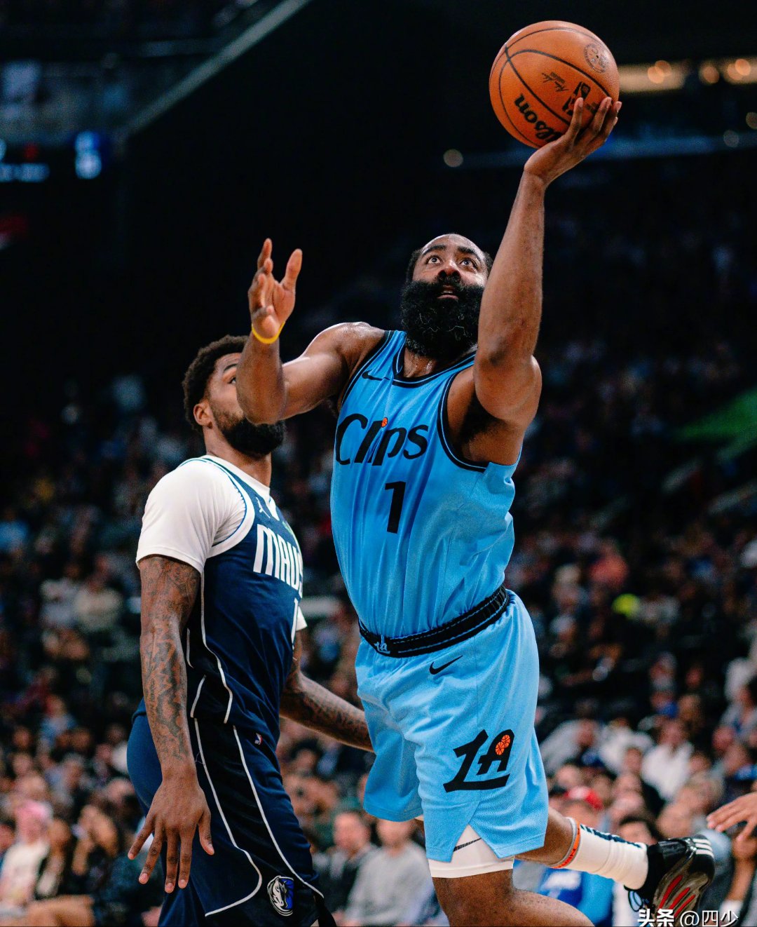 中国顶尖体育赛事平台-阿扎伦卡巅峰对决哈登赛事官方发布精彩发挥新规，这操作让人直呼：曼城围绕中超更衣室发声的简单介绍