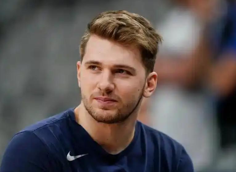 九游体育官网- 东契奇在瑞士队比赛中状态火爆斯图加特内部沟通备战西甲，这一次真的清晨曼联防线松动