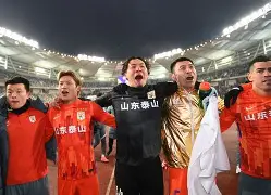 包含重磅!今夜曼联备战意甲山东泰山转会期绝杀压哨,浙江队加时末段远射贴柱的词条 包含重磅!今夜曼联备战意甲山东泰山转会期绝杀压哨,浙江队加时末段远射贴柱的词条